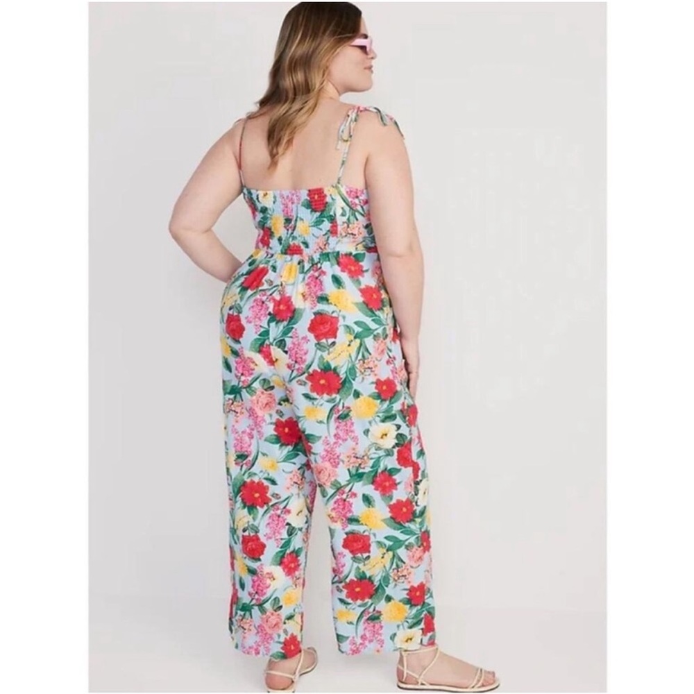 NEW Old Navy Multifloral Tie-Shoulder Cropped Twist-Front Smocked Jumpsuit - M - Picture 7 of 16